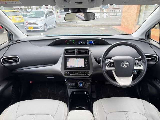 TOYOTA PRIUS PHV 2017