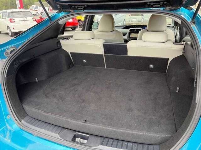 TOYOTA PRIUS PHV 2017