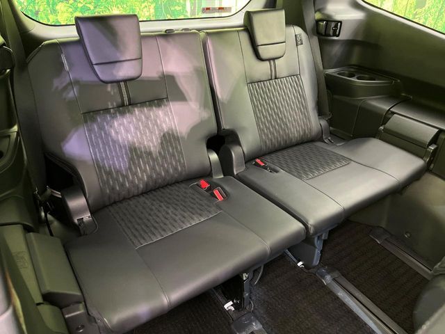 TOYOTA NOAH HYBRID 2022