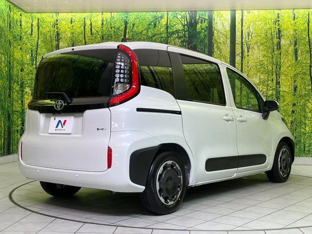 TOYOTA SIENTA HYBRID 2025