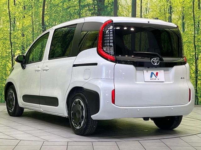 TOYOTA SIENTA HYBRID 2025