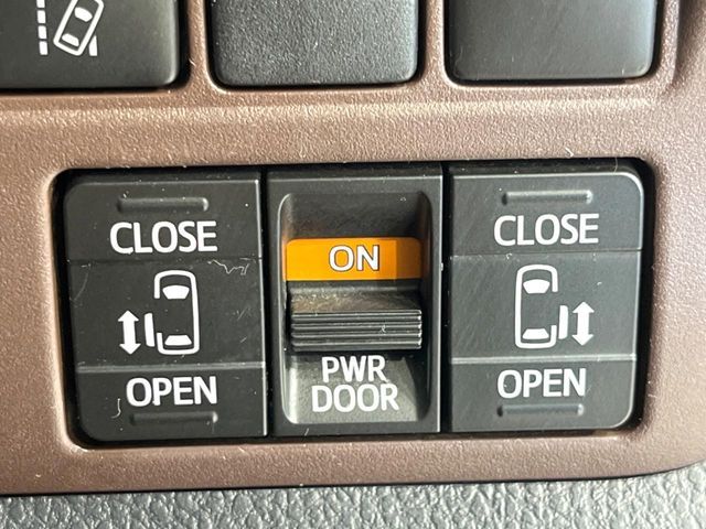 TOYOTA ESQUIRE HYBRID 2018