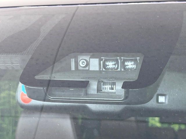 TOYOTA ESQUIRE HYBRID 2018