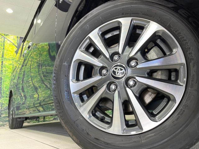 TOYOTA ESQUIRE HYBRID 2018