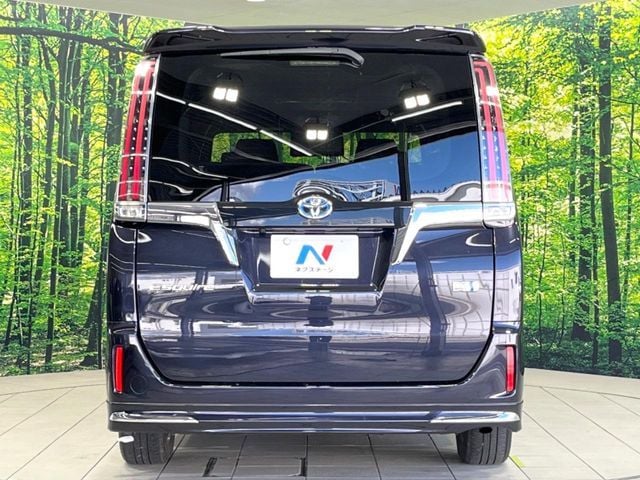 TOYOTA ESQUIRE HYBRID 2018