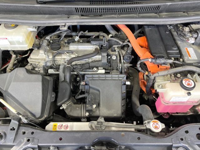 TOYOTA ESQUIRE HYBRID 2018