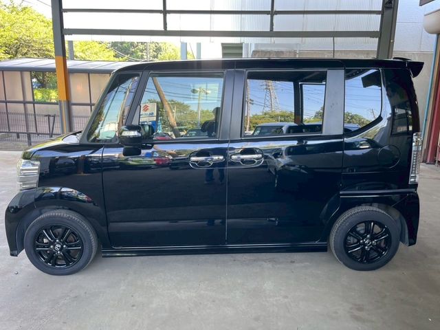 HONDA N BOX CUSTOM 2017