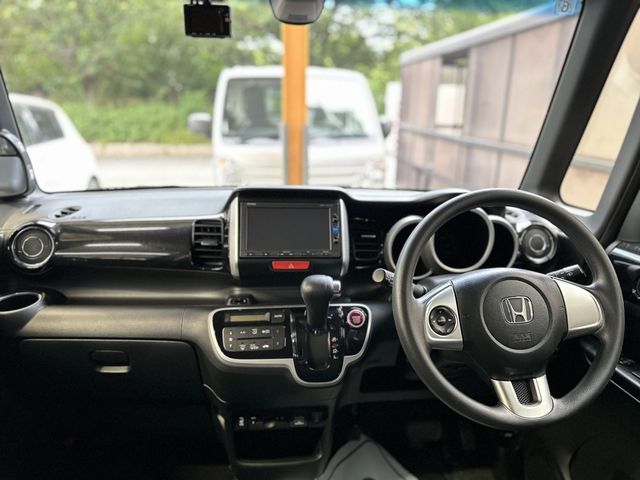 HONDA N BOX CUSTOM 2017