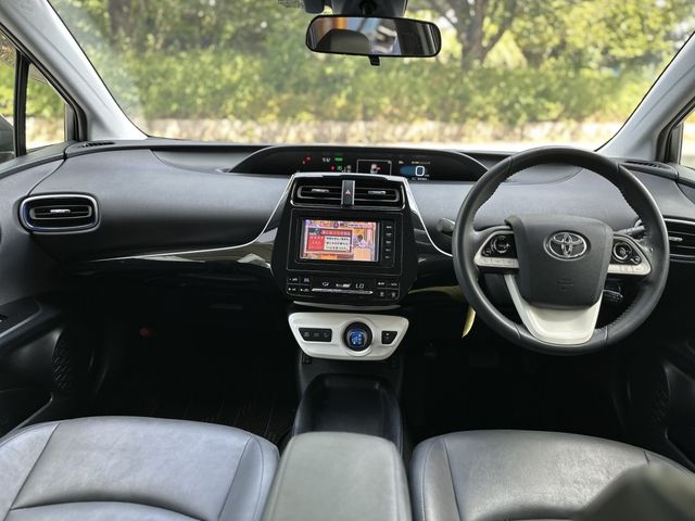 TOYOTA PRIUS 2016