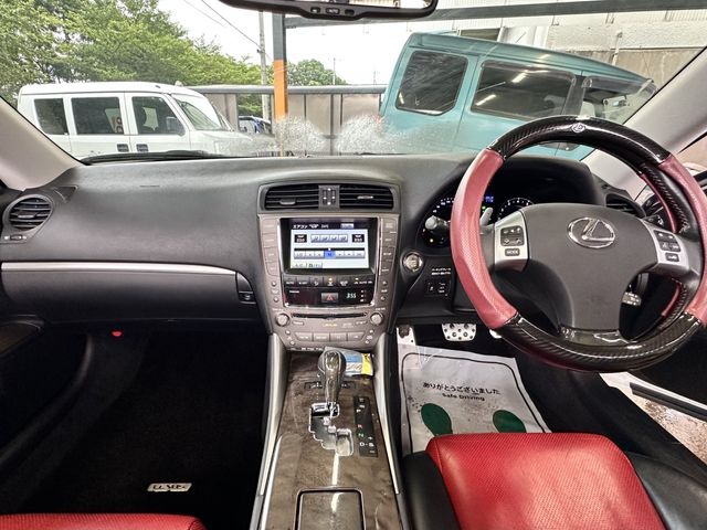 TOYOTA LEXUS IS350C 2010
