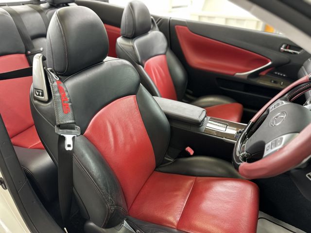 TOYOTA LEXUS IS350C 2010