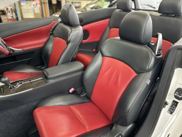 TOYOTA LEXUS IS350C 2010