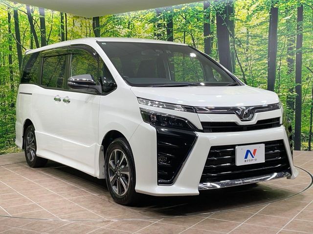 TOYOTA VOXY 2019