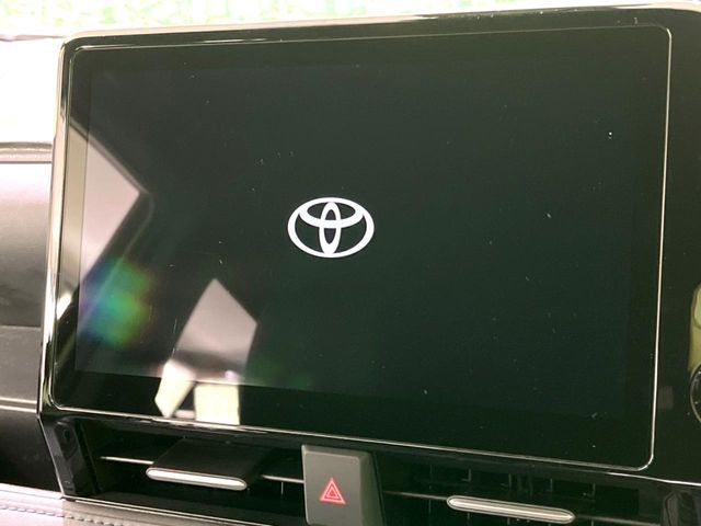 TOYOTA VOXY HYBRID 2025