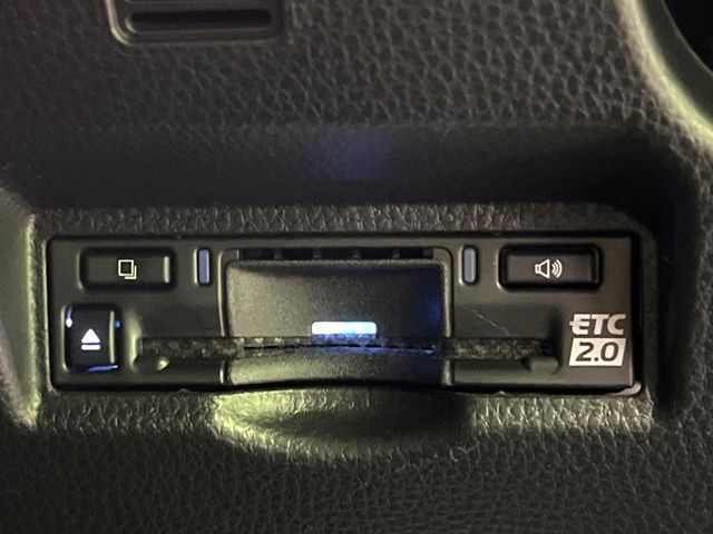 TOYOTA VOXY HYBRID 2025