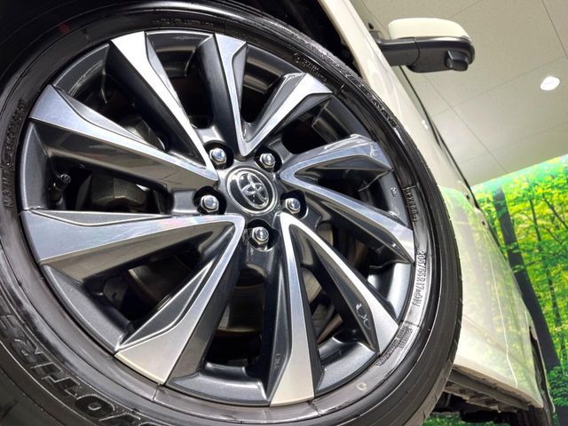 TOYOTA VOXY HYBRID 2025