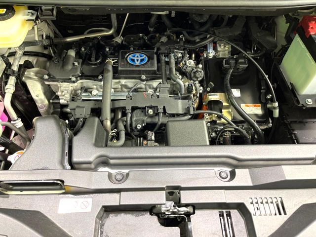 TOYOTA VOXY HYBRID 2025