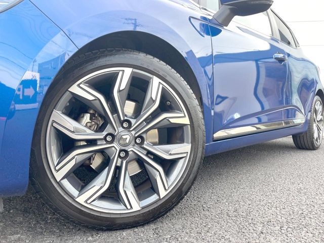 RENAULT RENAULT LUTECIA 2021