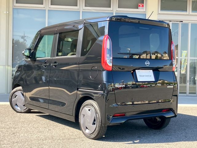 NISSAN ROOX 2024