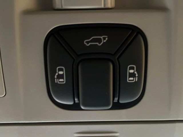 TOYOTA VELLFIRE 2013