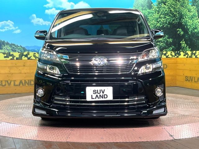 TOYOTA VELLFIRE 2013
