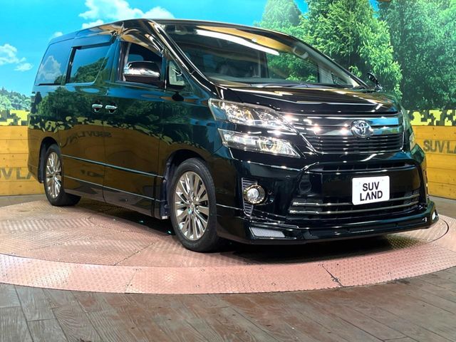 TOYOTA VELLFIRE 2013
