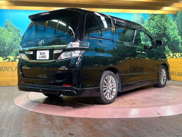 TOYOTA VELLFIRE 2013