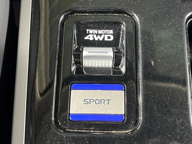 MITSUBISHI OUTLANDER PHEV 2018