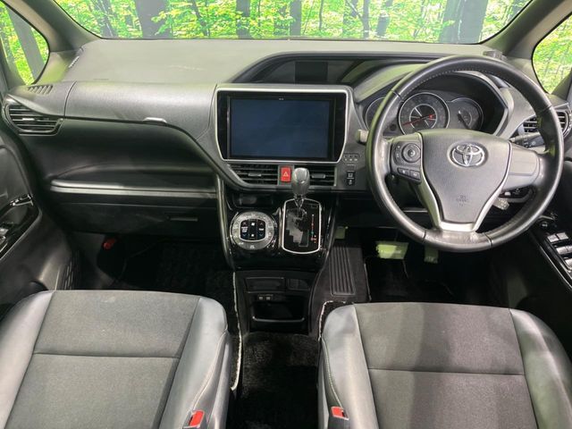 TOYOTA NOAH 2018