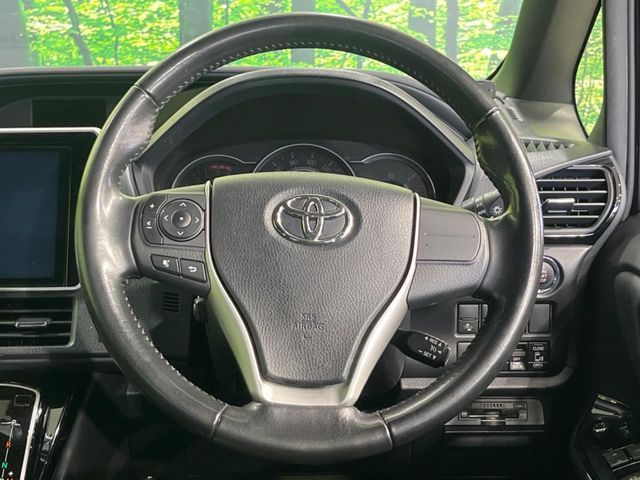 TOYOTA NOAH 2018