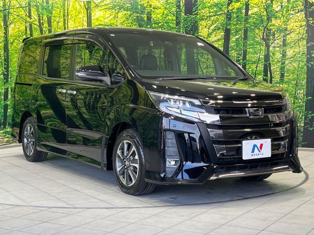 TOYOTA NOAH 2018