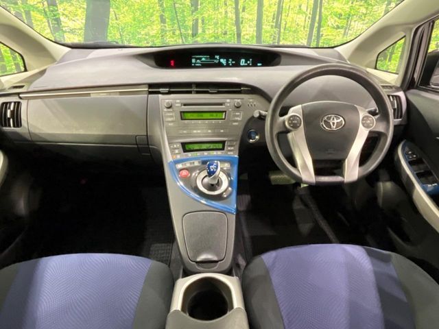 TOYOTA PRIUS 2015