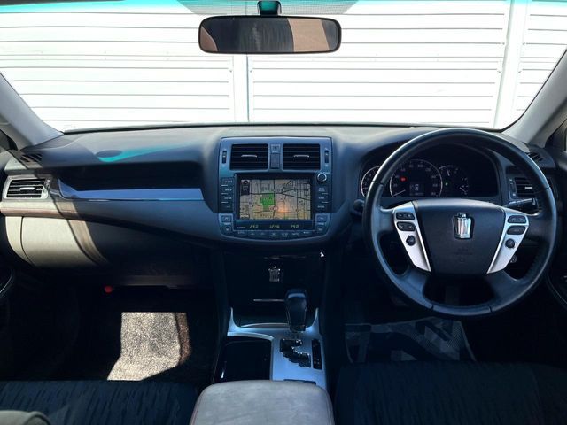 TOYOTA CROWN sedan 2010