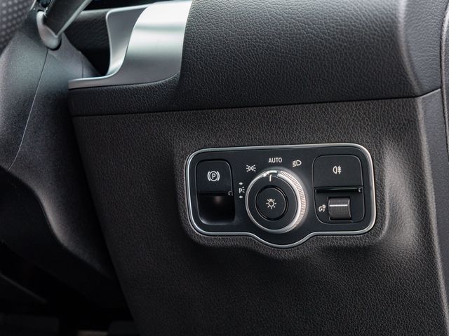 MERCEDES BENZ MERCEDES BENZ GLB 2023