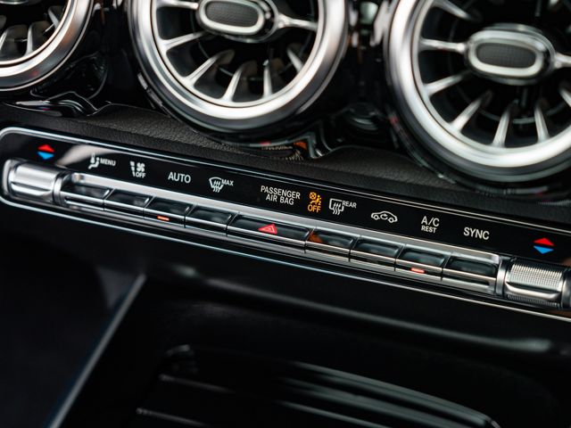 MERCEDES BENZ MERCEDES BENZ GLB 2023