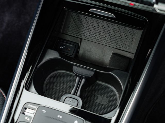 MERCEDES BENZ MERCEDES BENZ GLB 2023