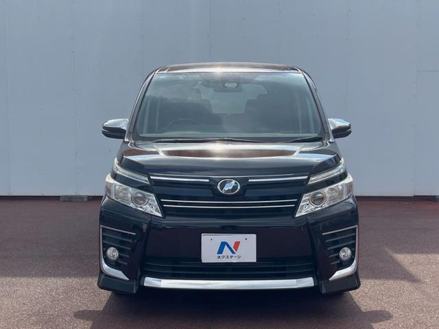 TOYOTA VOXY 2016