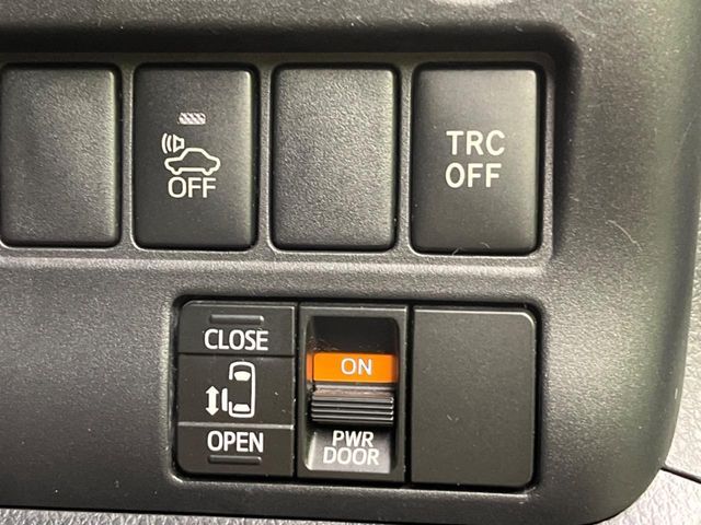 TOYOTA ESQUIRE HYBRID 2015