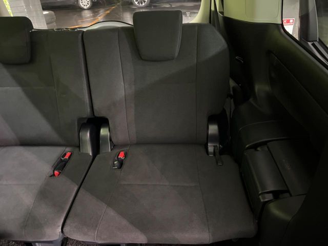 TOYOTA ESQUIRE HYBRID 2015