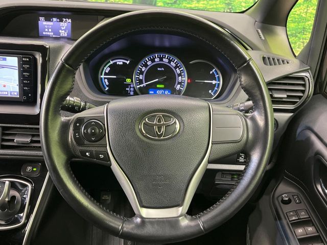 TOYOTA ESQUIRE HYBRID 2015