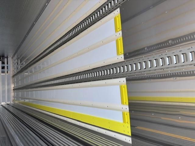 MITSUBISHI FUSOU SUPER GREAT 2025