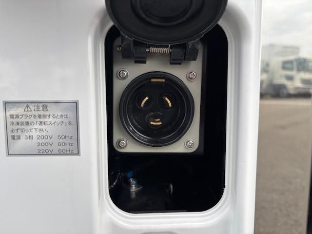 MITSUBISHI FUSOU SUPER GREAT 2025