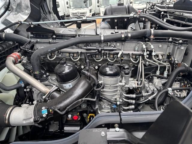 MITSUBISHI FUSOU SUPER GREAT 2025