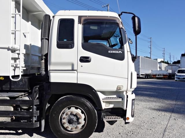 ISUZU GIGA 2012
