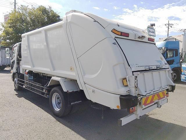 MITSUBISHI FUSOU FIGHTER 2012