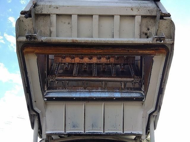 MITSUBISHI FUSOU FIGHTER 2012