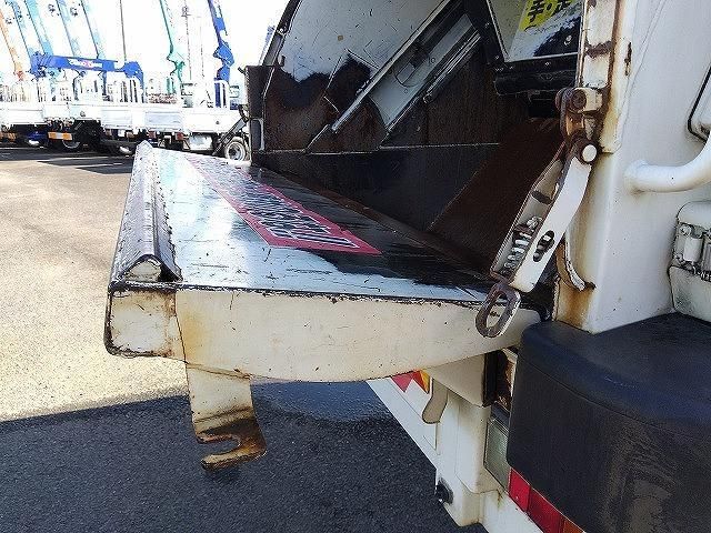 MITSUBISHI FUSOU FIGHTER 2012