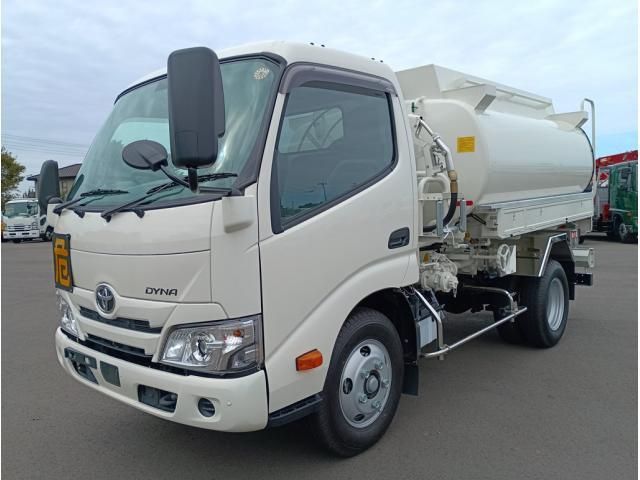 TOYOTA DYNA 2025