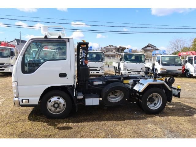 ISUZU ELF 2015