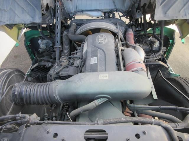 NISSAN DIESEL Quon 2015